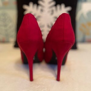 Mix No. 6 Red Suede Christmas Pumps Heels Size 7